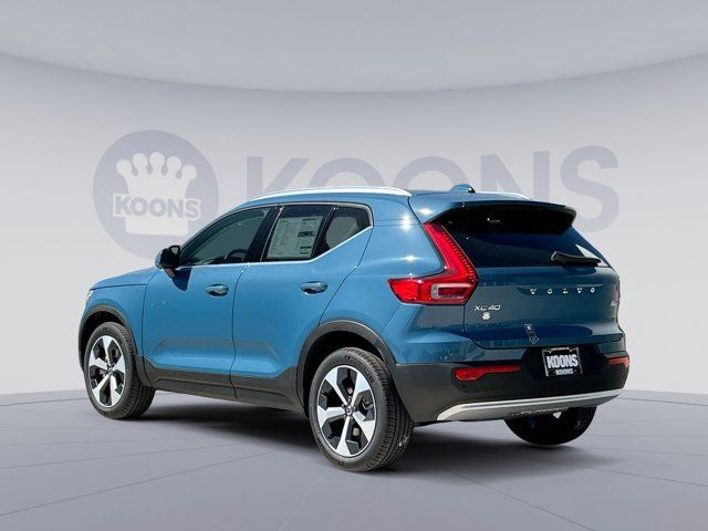 2025 Volvo XC40 Plus Bright Theme