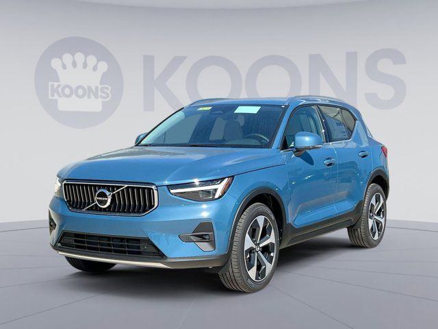 2025 Volvo XC40 Plus Bright Theme