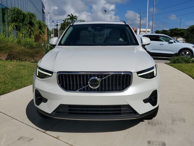 2025 Volvo XC40 Plus Bright Theme