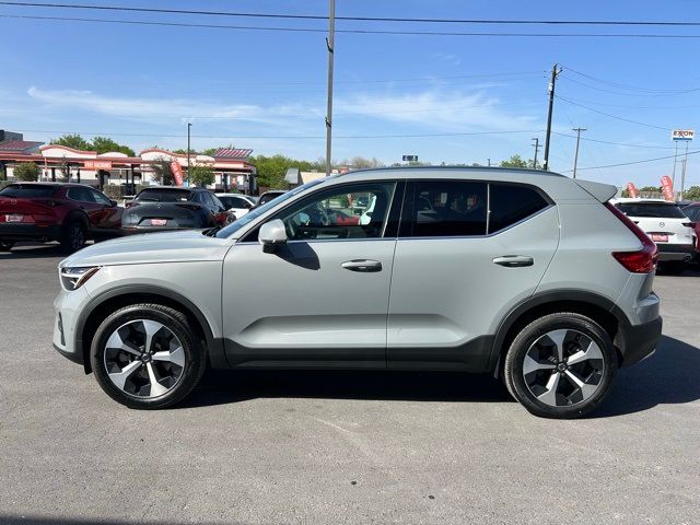 2025 Volvo XC40 Plus Bright Theme