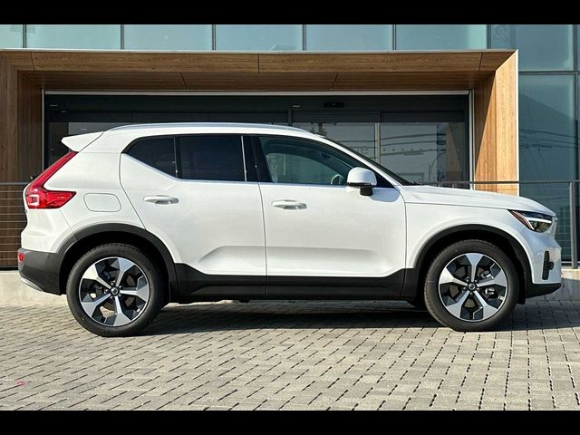 2025 Volvo XC40 Plus Bright Theme