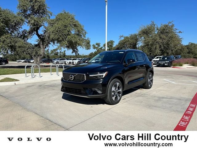 2025 Volvo XC40 Plus Bright Theme