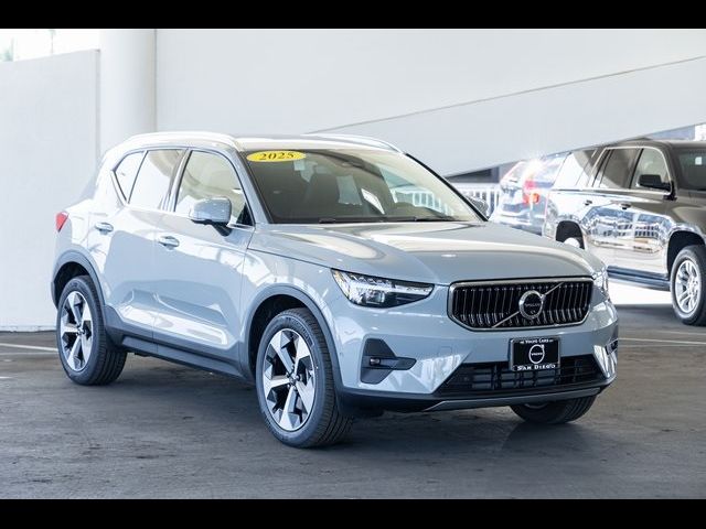 2025 Volvo XC40 Plus Bright Theme