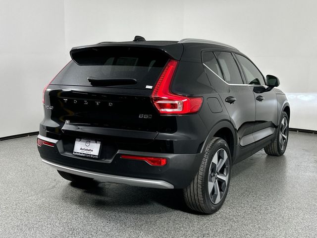 2025 Volvo XC40 Plus Bright Theme