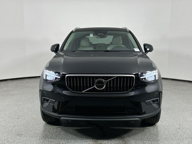 2025 Volvo XC40 Plus Bright Theme