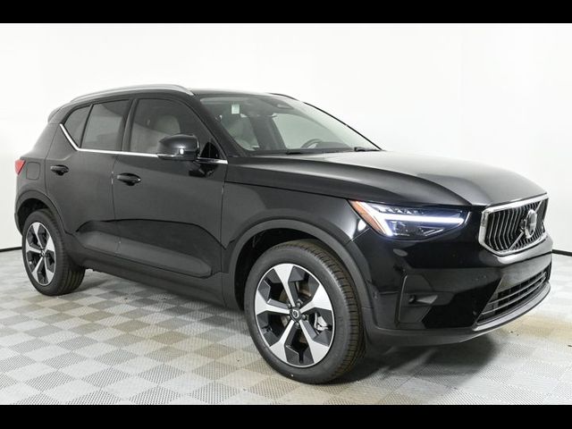 2025 Volvo XC40 Plus Bright Theme