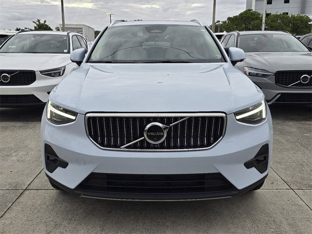 2025 Volvo XC40 Plus Bright Theme