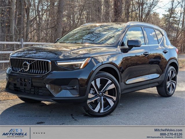 2025 Volvo XC40 Plus Bright Theme