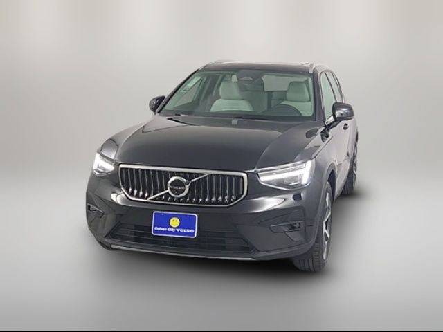 2025 Volvo XC40 Plus Bright Theme