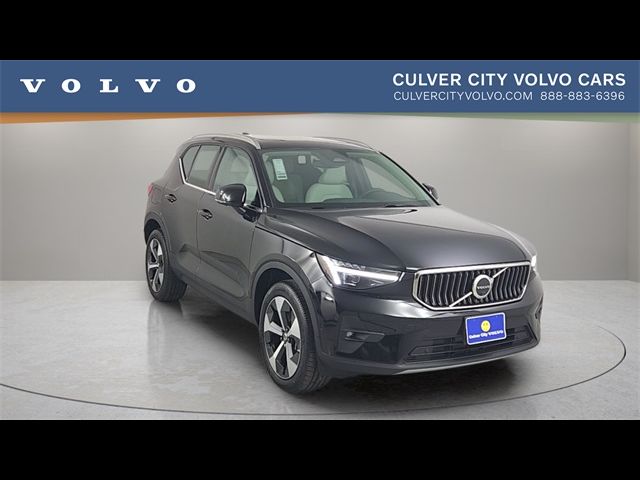 2025 Volvo XC40 Plus Bright Theme