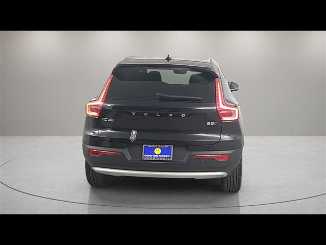 2025 Volvo XC40 Plus Bright Theme