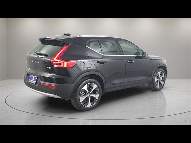 2025 Volvo XC40 Plus Bright Theme