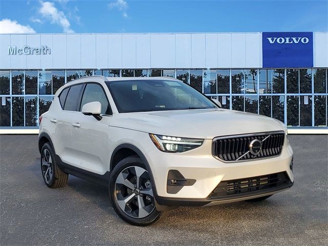 2025 Volvo XC40 Plus Bright Theme