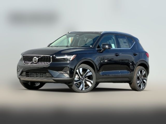 2025 Volvo XC40 Plus Bright Theme