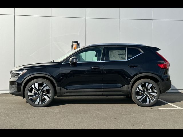 2025 Volvo XC40 Plus Bright Theme