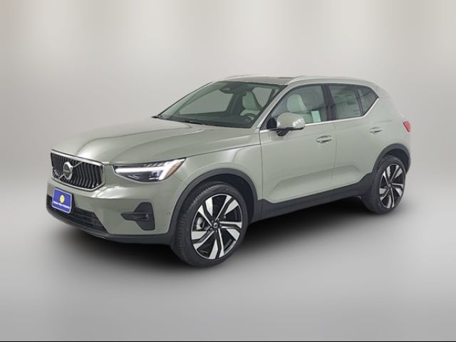 2025 Volvo XC40 Plus Bright Theme