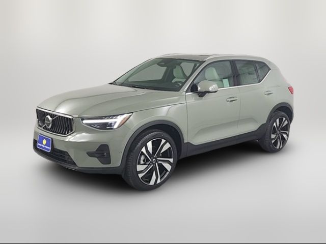 2025 Volvo XC40 Plus Bright Theme