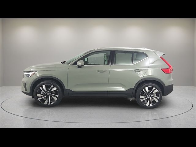 2025 Volvo XC40 Plus Bright Theme