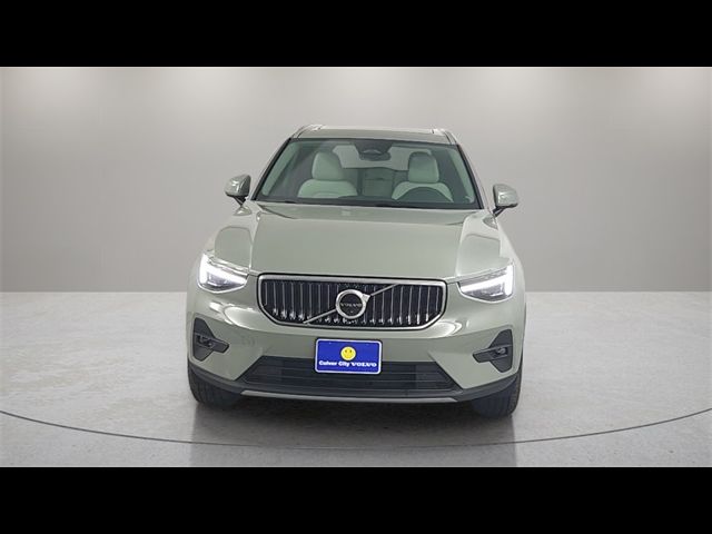 2025 Volvo XC40 Plus Bright Theme