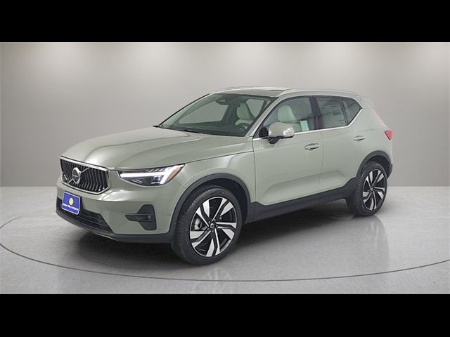 2025 Volvo XC40 Plus Bright Theme