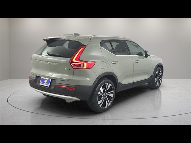 2025 Volvo XC40 Plus Bright Theme