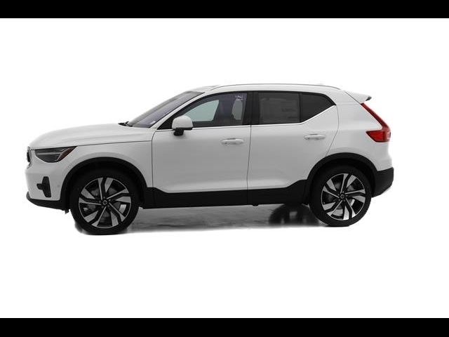 2025 Volvo XC40 Plus Bright Theme