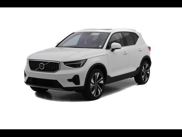 2025 Volvo XC40 Plus Bright Theme