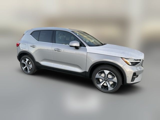 2025 Volvo XC40 Plus Bright Theme