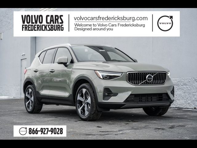 2025 Volvo XC40 Plus Bright Theme