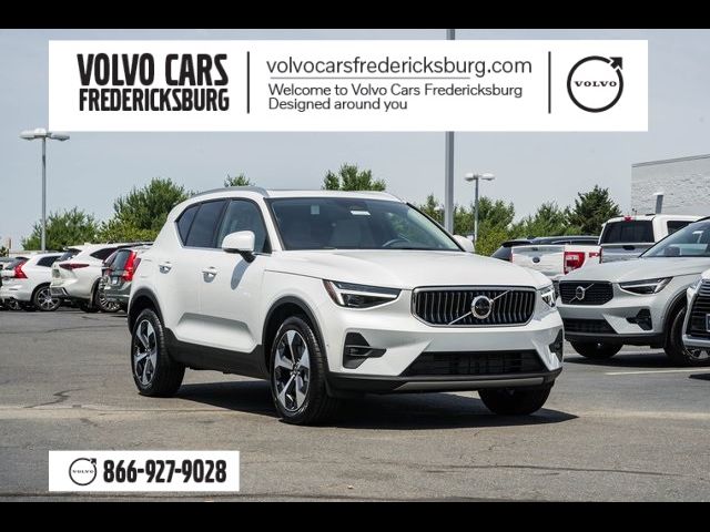 2025 Volvo XC40 Plus Bright Theme