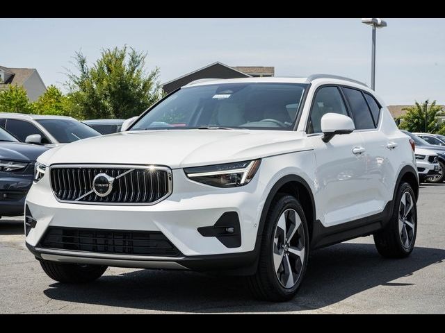 2025 Volvo XC40 Plus Bright Theme