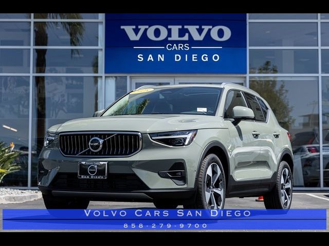 2025 Volvo XC40 Plus Bright Theme