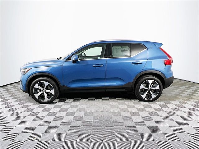 2025 Volvo XC40 Plus Bright Theme