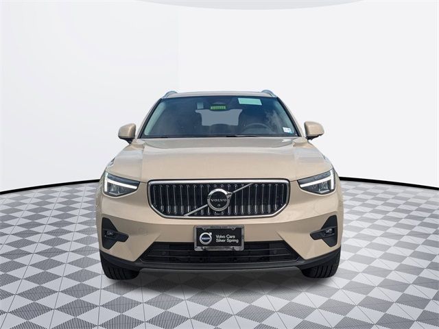 2025 Volvo XC40 Plus Bright Theme