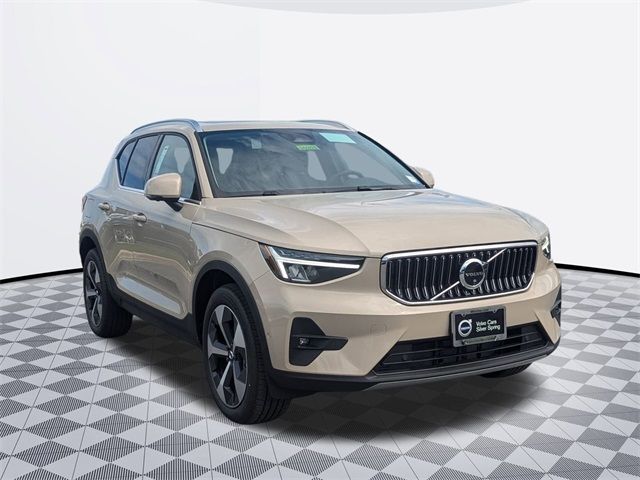 2025 Volvo XC40 Plus Bright Theme