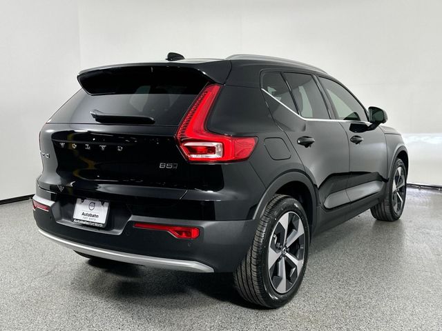 2025 Volvo XC40 Plus Bright Theme