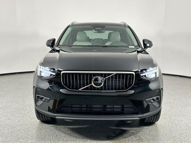 2025 Volvo XC40 Plus Bright Theme