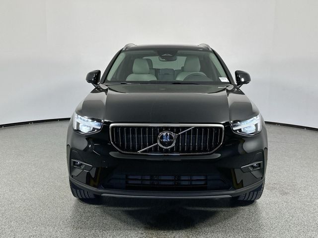 2025 Volvo XC40 Plus Bright Theme