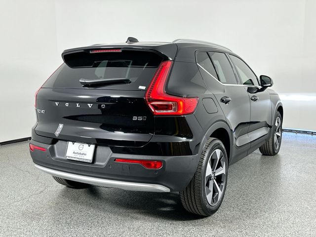 2025 Volvo XC40 Plus Bright Theme