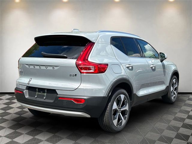 2025 Volvo XC40 Plus Bright Theme