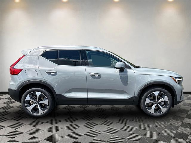 2025 Volvo XC40 Plus Bright Theme