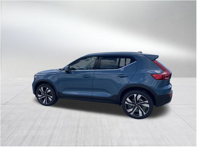 2025 Volvo XC40 Plus Bright Theme