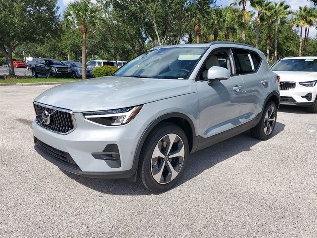 2025 Volvo XC40 Plus Bright Theme