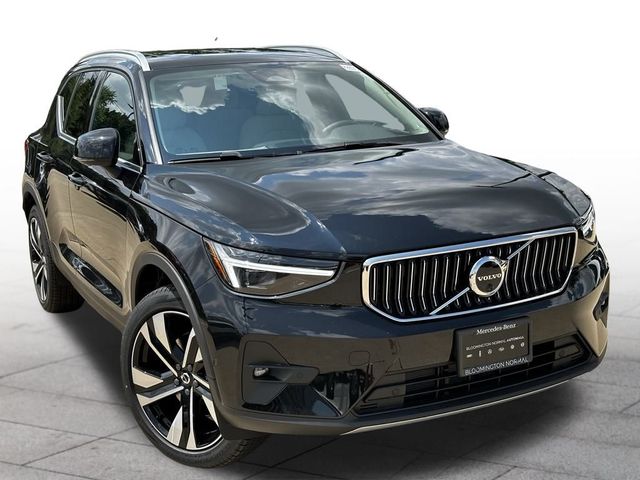 2025 Volvo XC40 Plus Bright Theme