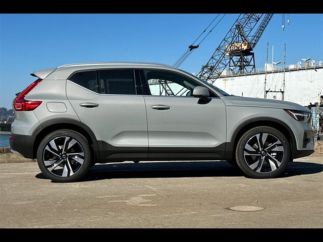 2025 Volvo XC40 Plus Bright Theme