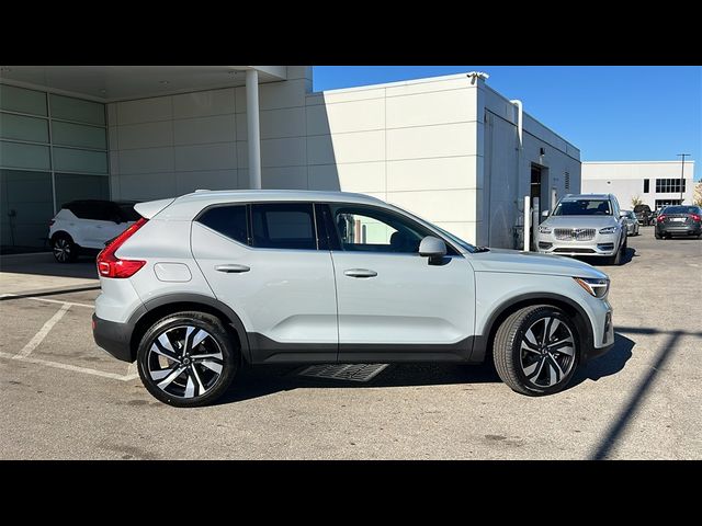 2025 Volvo XC40 Plus Bright Theme