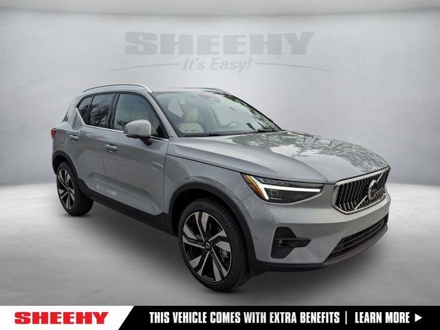 2025 Volvo XC40 Plus Bright Theme