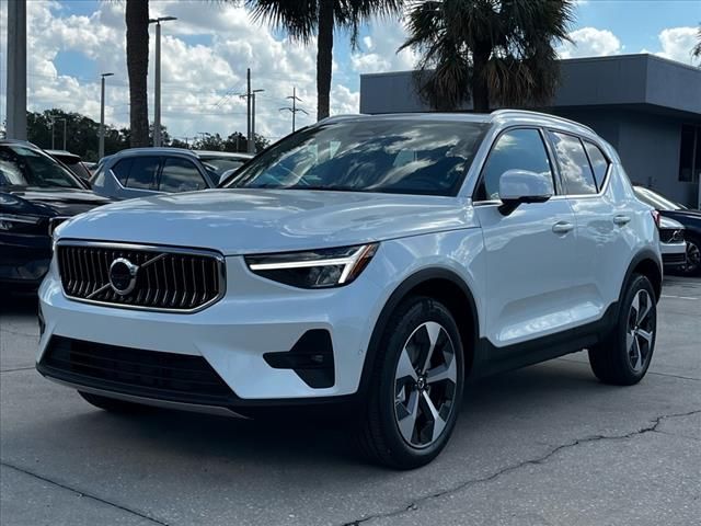 2025 Volvo XC40 Plus Bright Theme