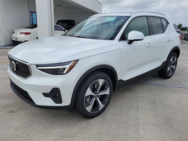 2025 Volvo XC40 Plus Bright Theme