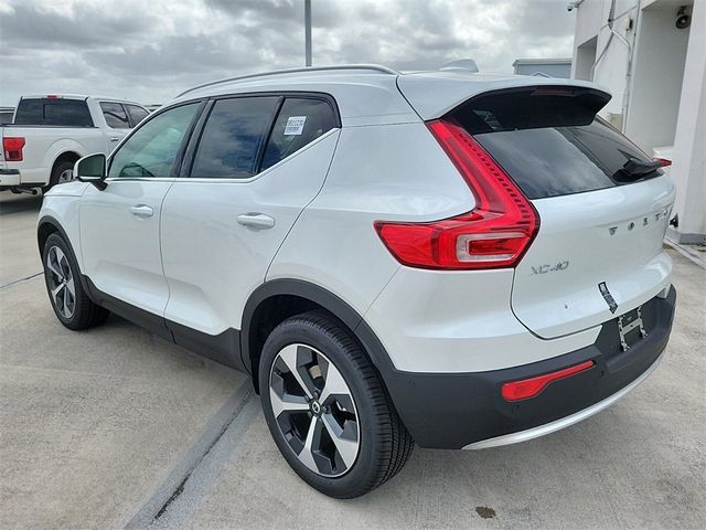 2025 Volvo XC40 Plus Bright Theme